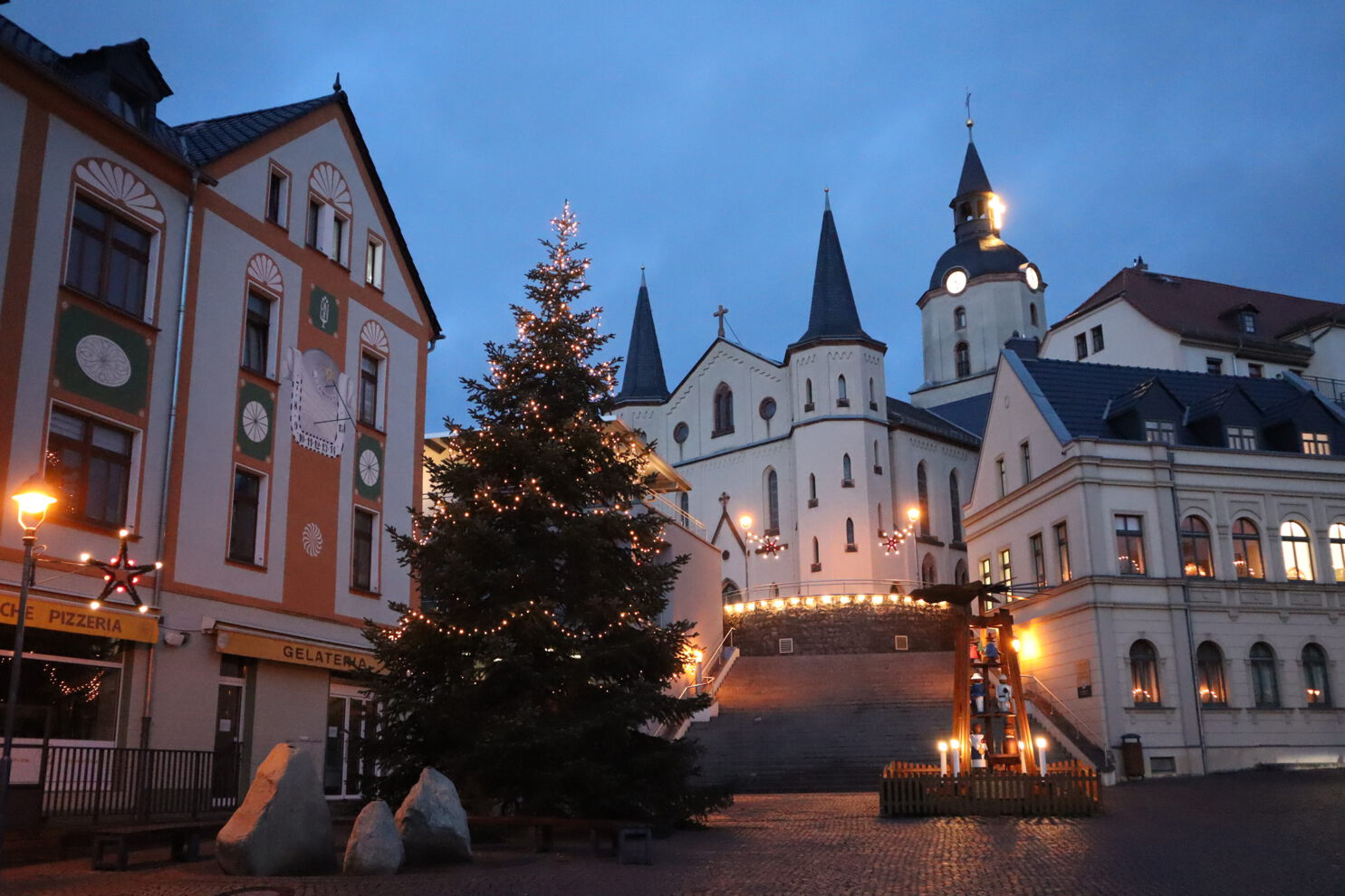 Eine schöne Weihnachtszeit und die besten Wünsche für das neue Jahr ...